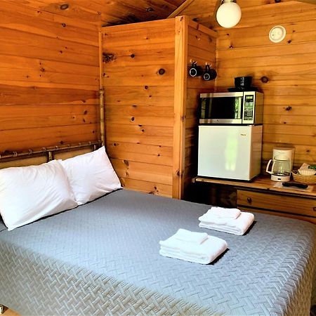 Pine Crest Motel & Cabins Barton 객실 사진