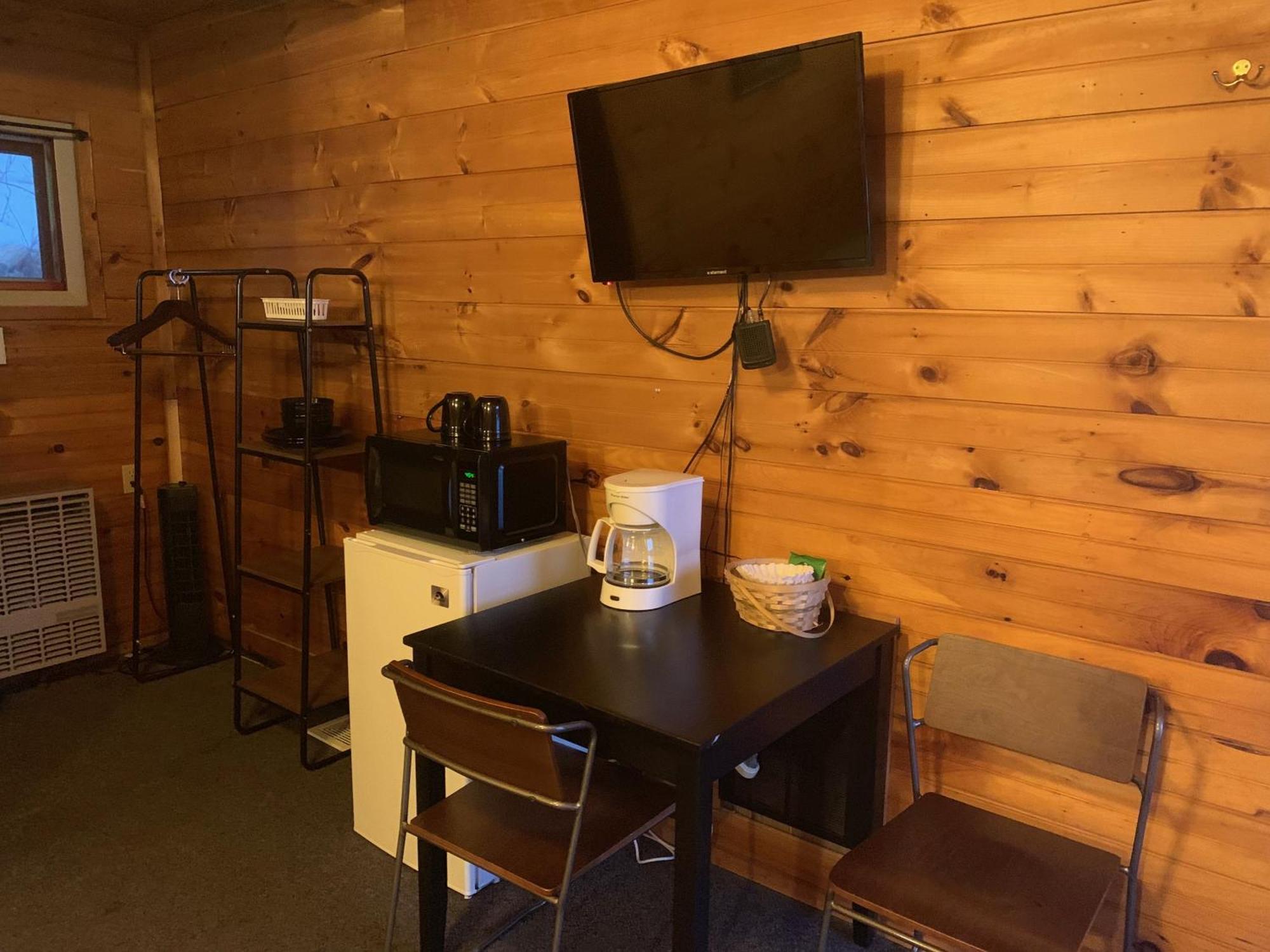 Pine Crest Motel & Cabins Barton 객실 사진