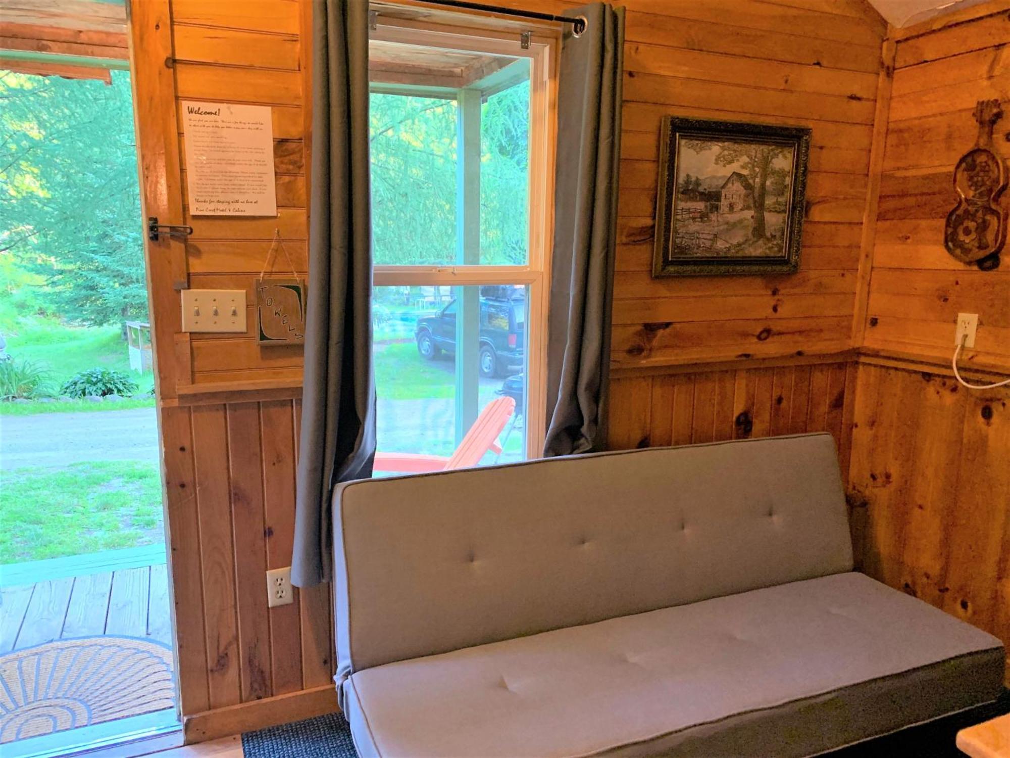 Pine Crest Motel & Cabins Barton 객실 사진