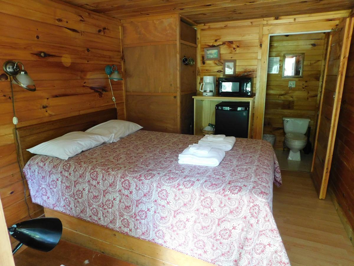 Pine Crest Motel & Cabins Barton 외부 사진