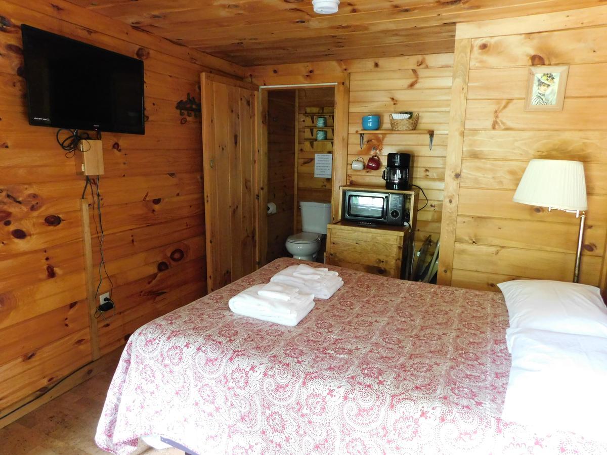 Pine Crest Motel & Cabins Barton 외부 사진