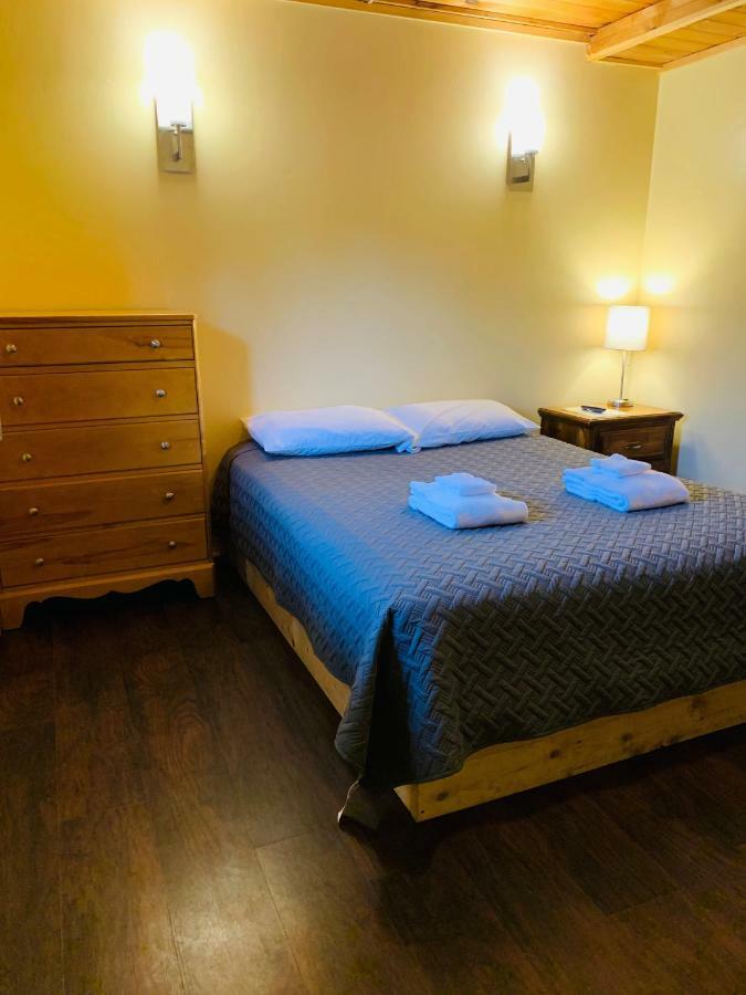 Pine Crest Motel & Cabins Barton 외부 사진