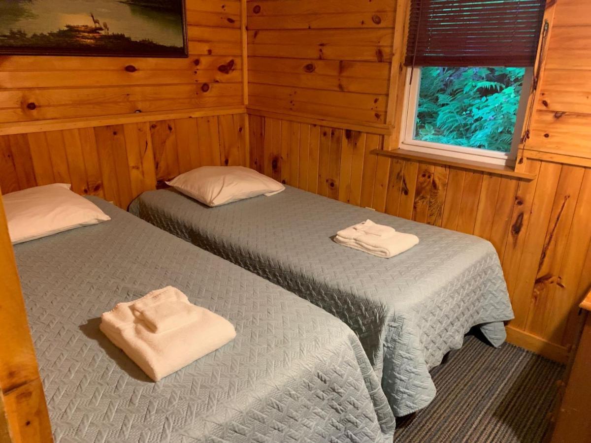 Pine Crest Motel & Cabins Barton 외부 사진