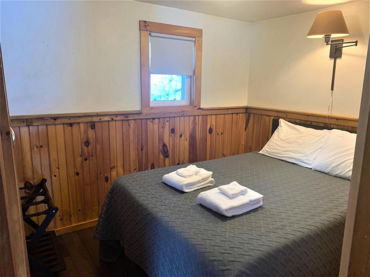 Pine Crest Motel & Cabins Barton 외부 사진